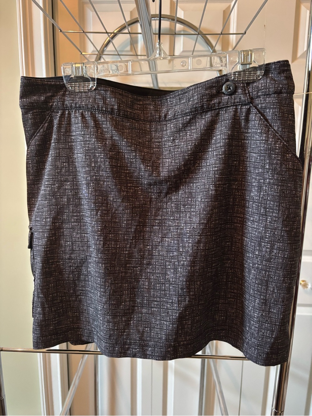 Columbia Black and Gray Skorts